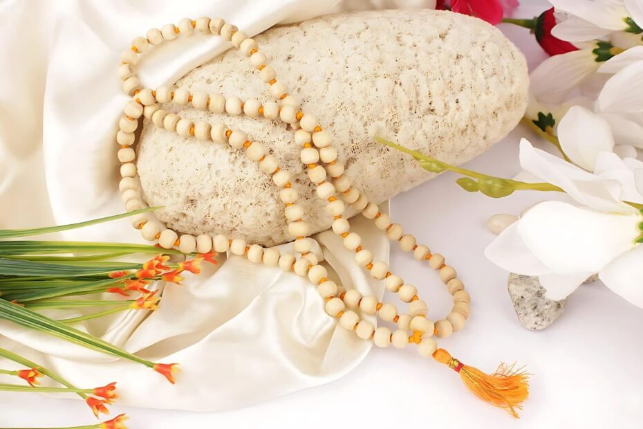 तुलसी की माला पहनने के नियम और धार्मिक महत्व